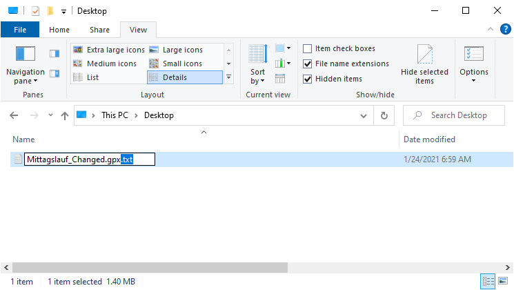 Make sure that it's really saved as .gpx file. Delete ".txt" from the file name if necessary.